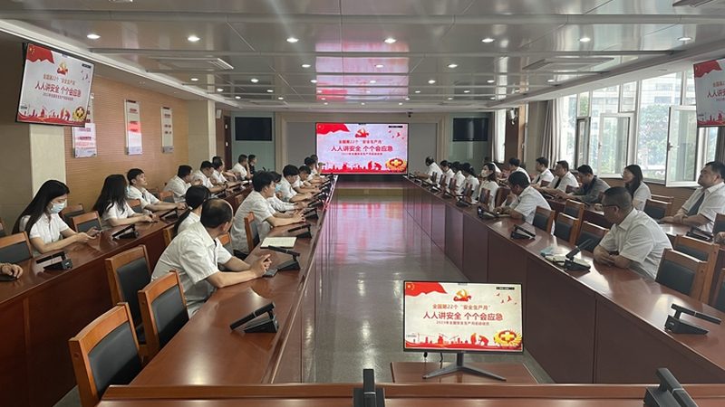 叉车操作，安全先行——成都林德叉车培训解析